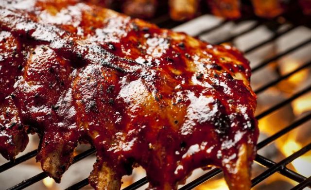 ribs on bbq